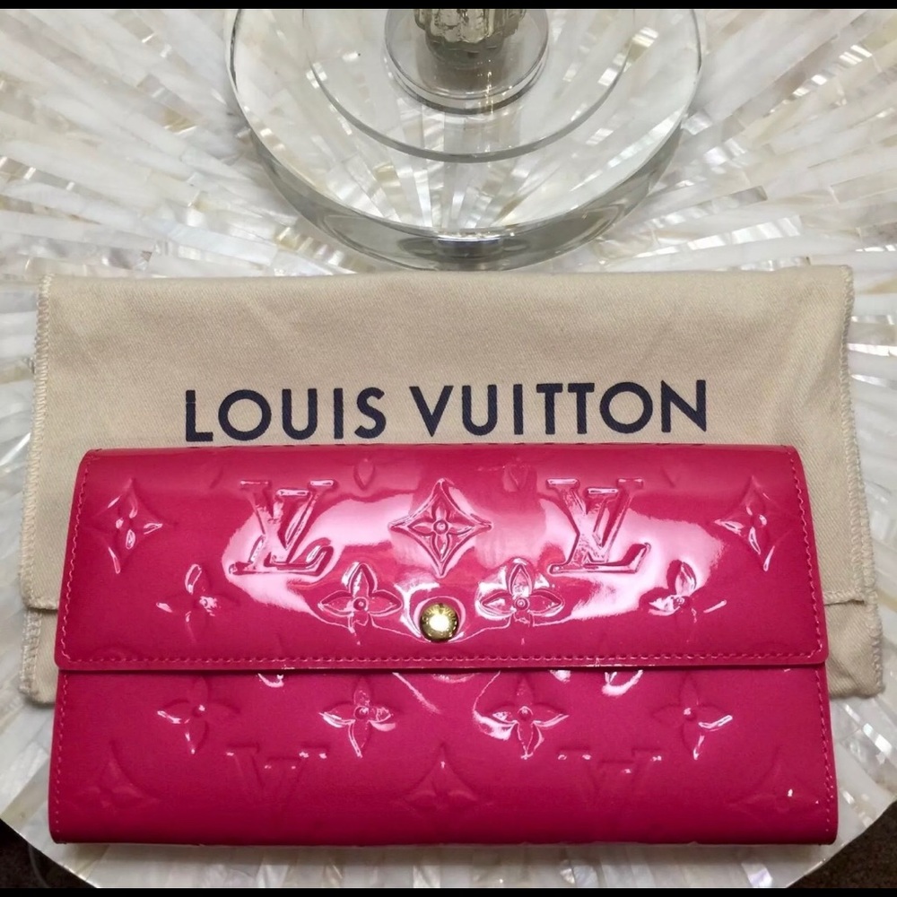LOUIS VUITTON Vernis Sarah Wallet Rose Pop